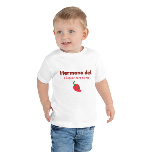 Hermano del Chiquito Pero Picoso — camiseta toddler blanca en niño